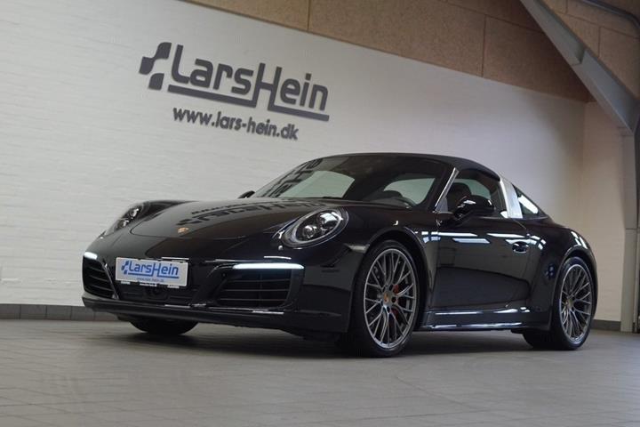 Sort Porsche 911 Targa 4S fra 2017