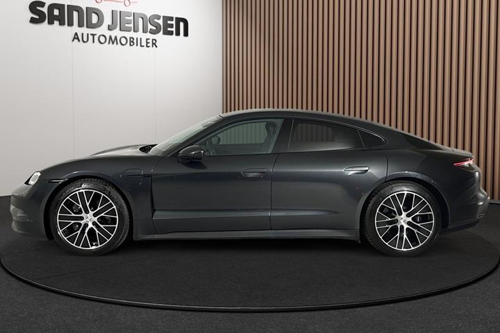 Grå Porsche Taycan fra 2025