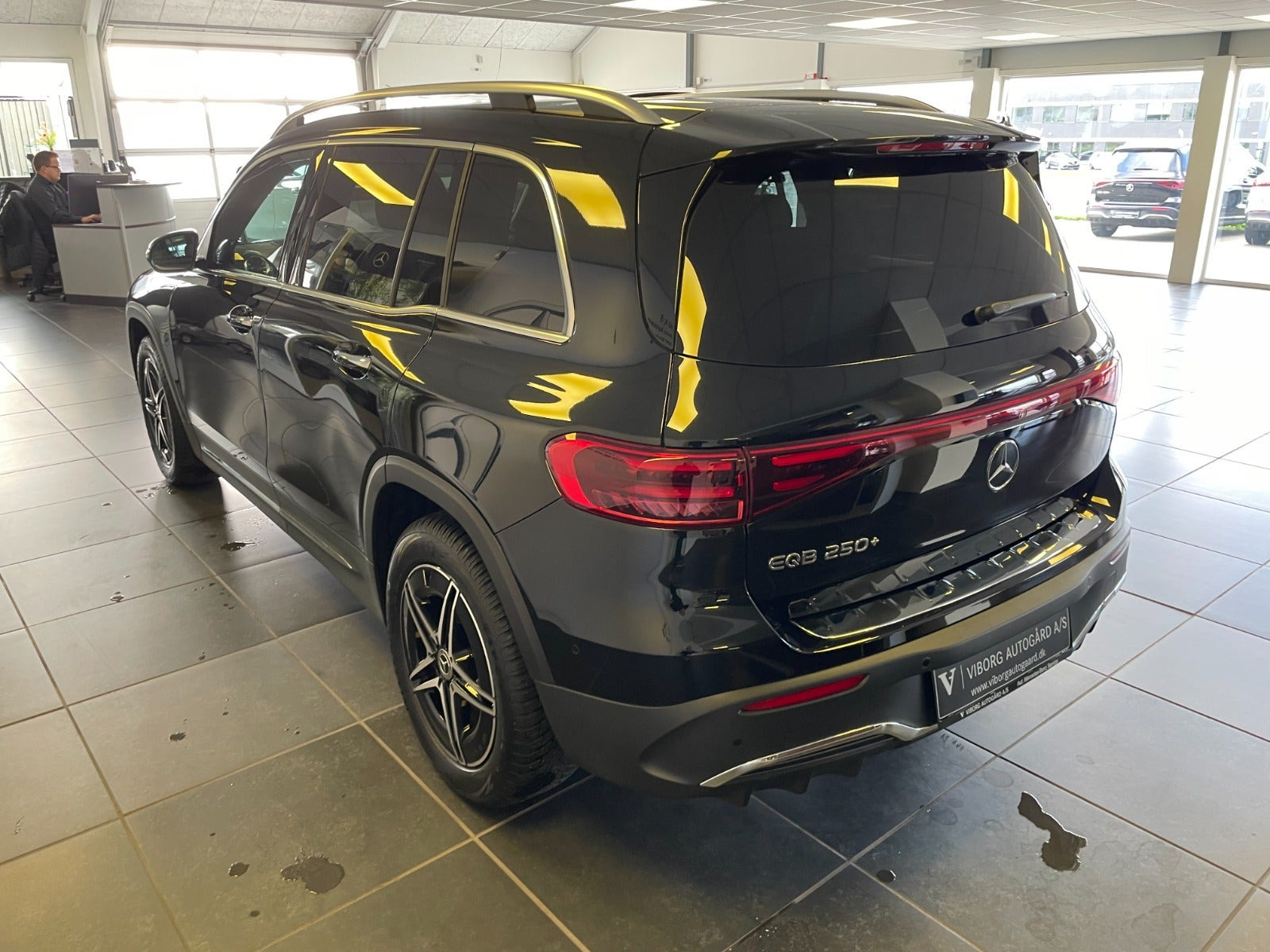 Sort Mercedes EQB250+ fra 2026