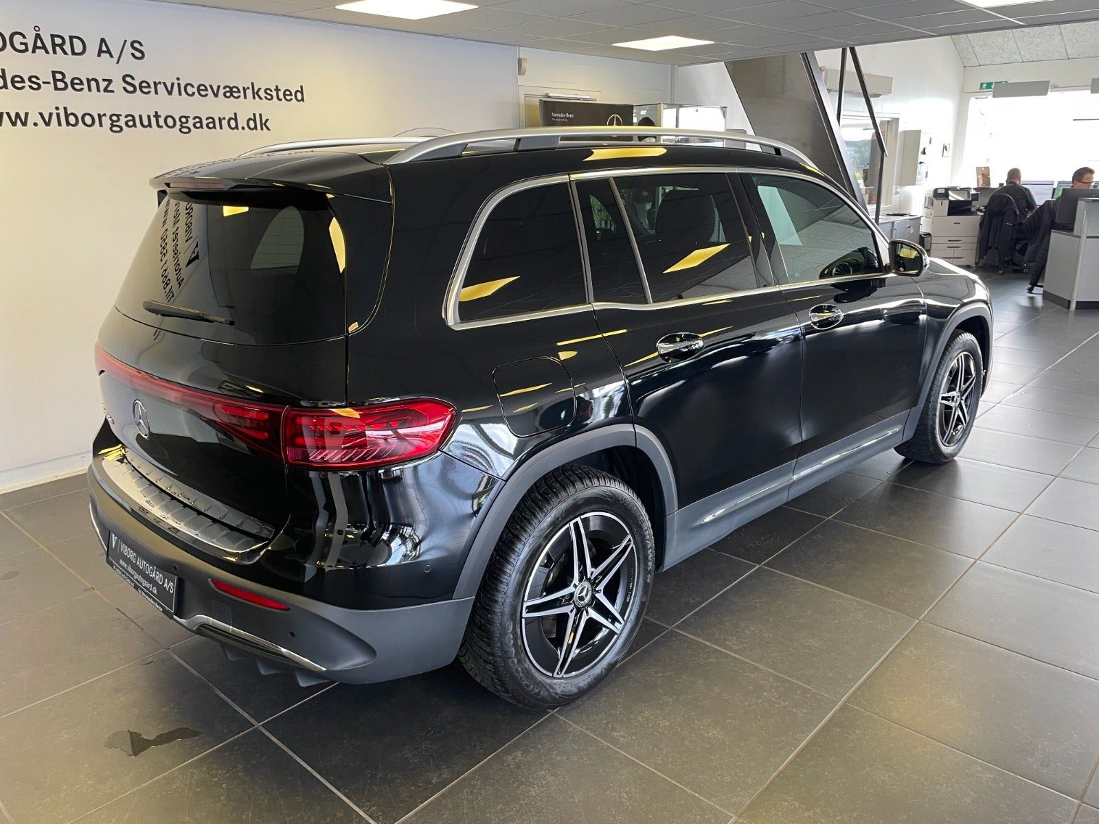 Sort Mercedes EQB250+ fra 2026