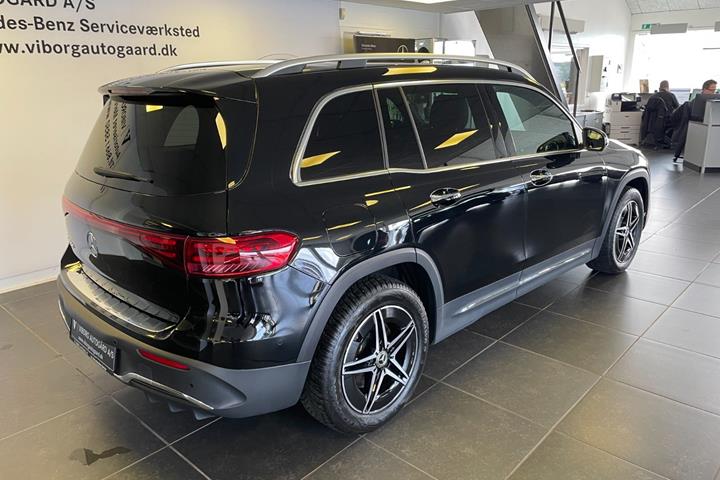 Sort Mercedes EQB250+ fra 2026