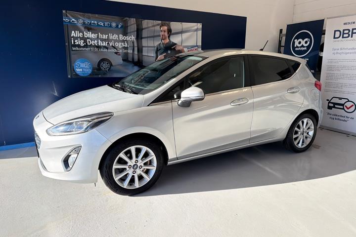 Sølv Ford Fiesta fra 2020