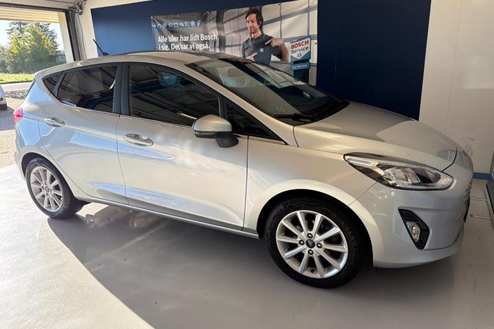 Sølv Ford Fiesta fra 2020