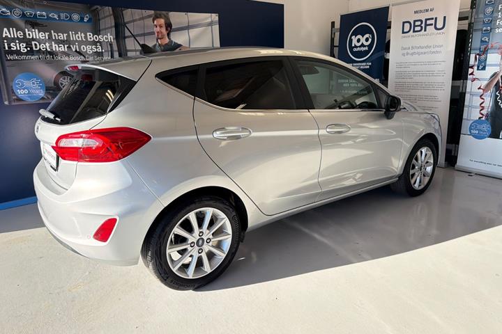 Sølv Ford Fiesta fra 2020