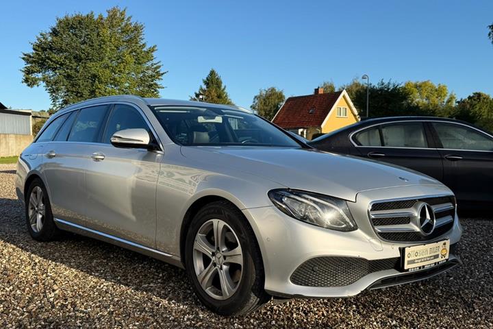 Sølv Mercedes E220 d fra 2017