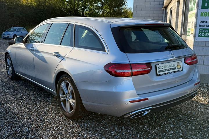 Sølv Mercedes E220 d fra 2017