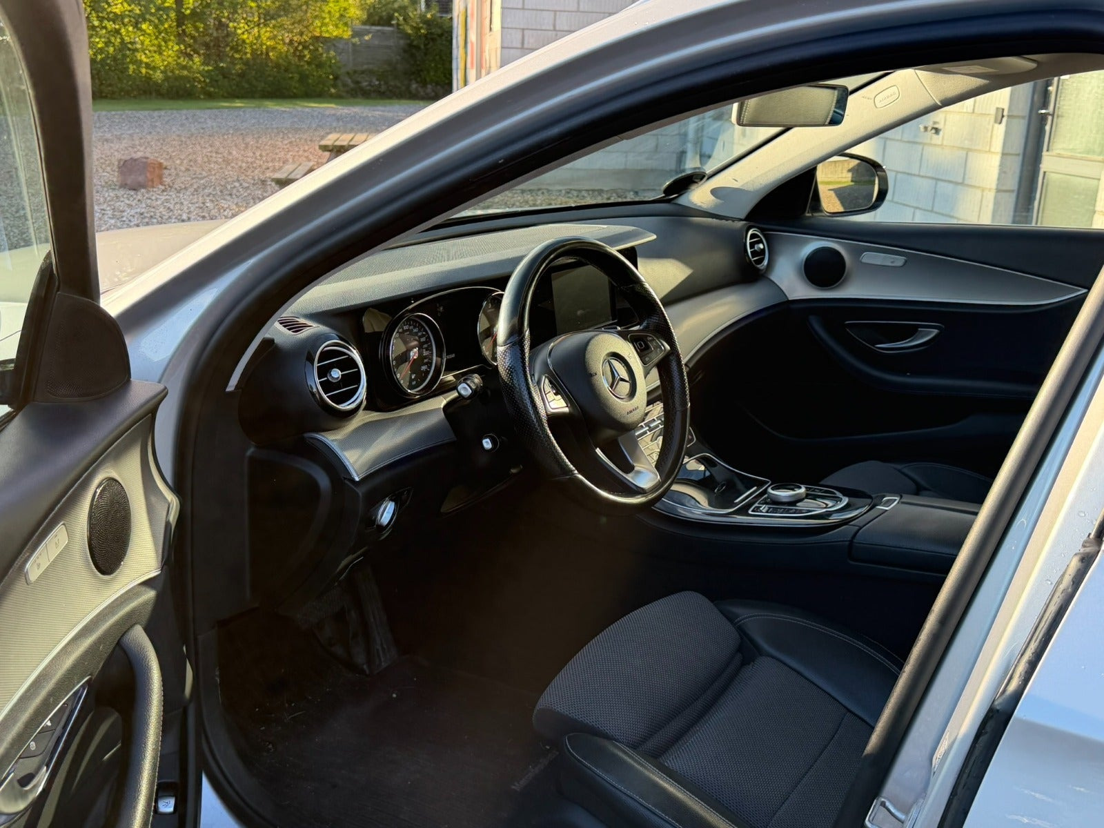 Sølv Mercedes E220 d fra 2017