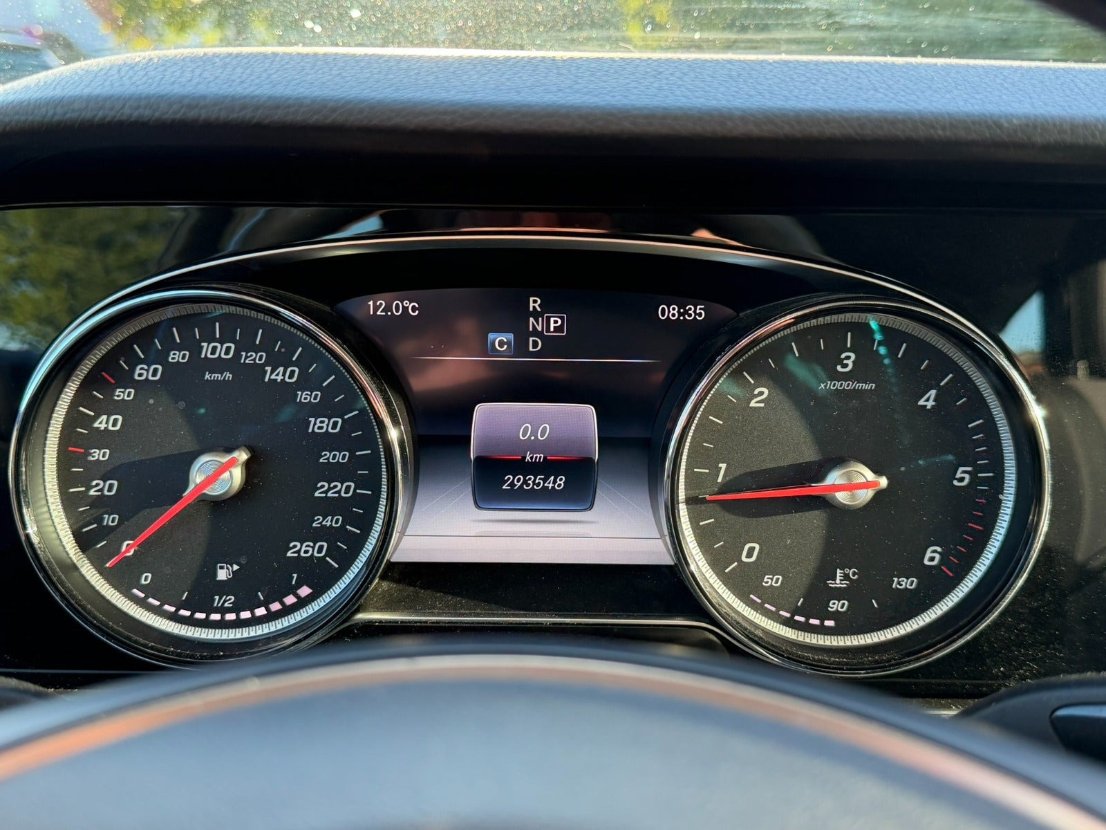 Sølv Mercedes E220 d fra 2017