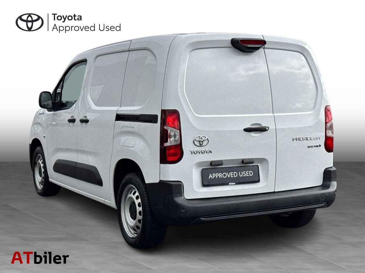 Hvid Toyota Proace City Electric fra 2023