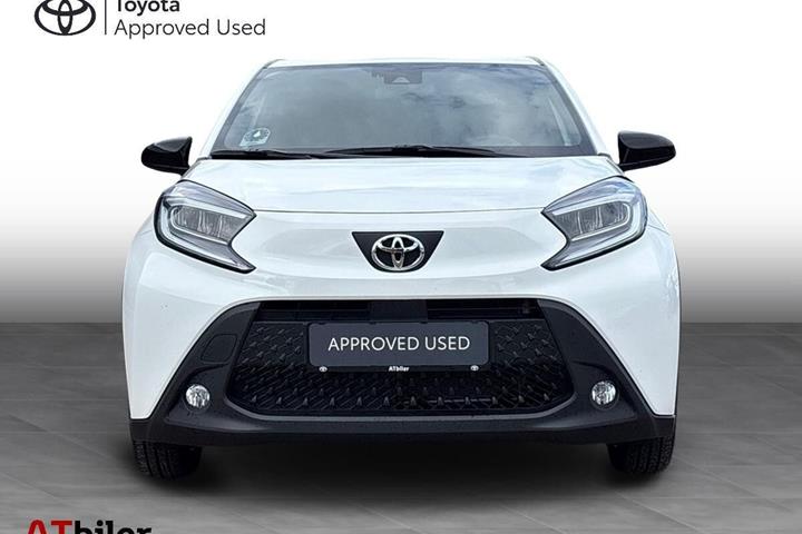 Hvid Toyota Aygo X fra 2025