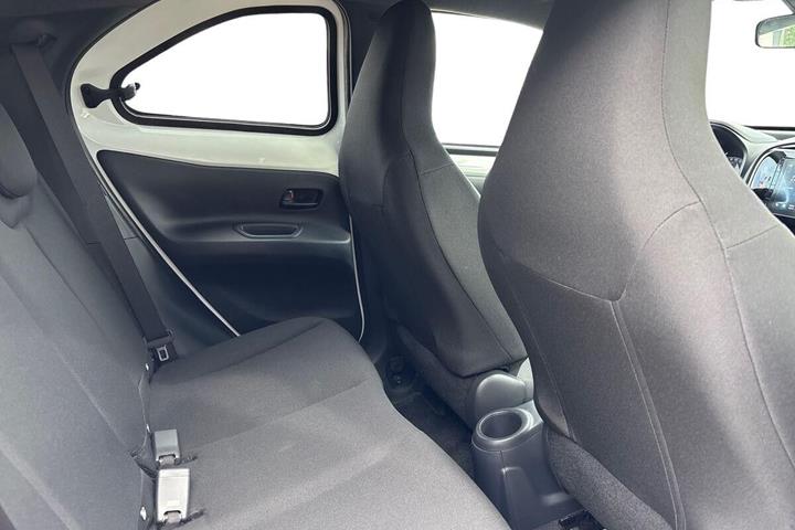Hvid Toyota Aygo X fra 2025