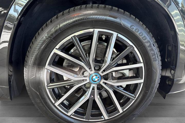 Sort BMW iX1 fra 2025