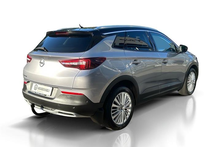 Grå Opel Grandland X fra 2020