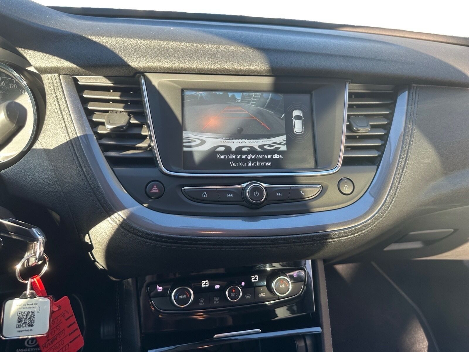 Grå Opel Grandland X fra 2020