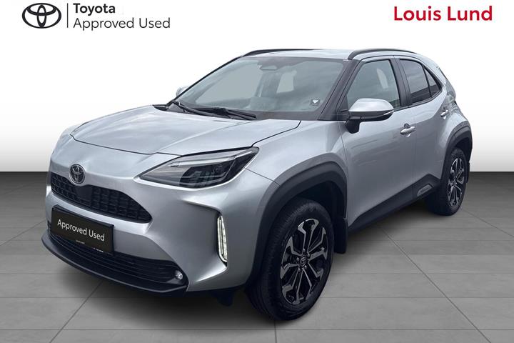 Sølv Toyota Yaris Cross fra 2025