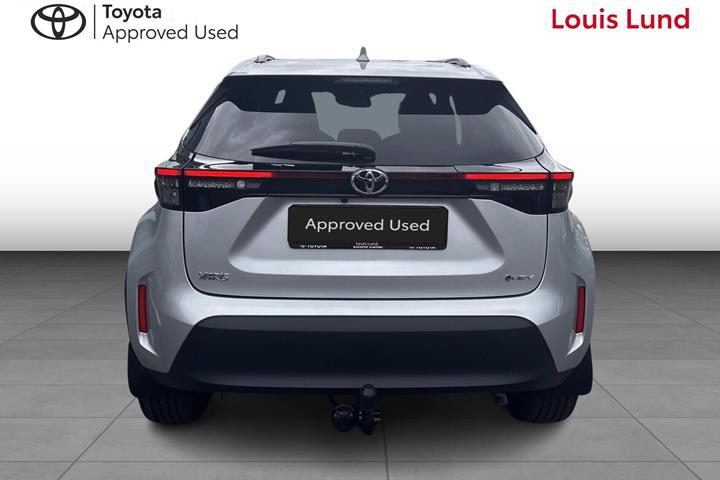 Sølv Toyota Yaris Cross fra 2025