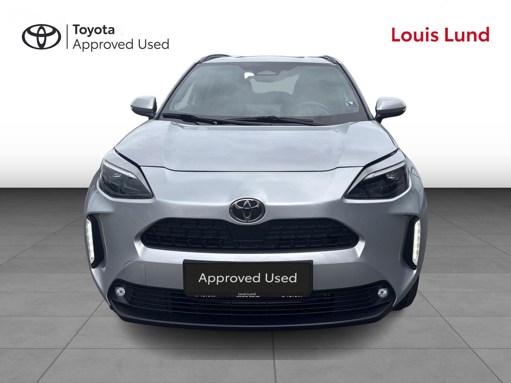 Sølv Toyota Yaris Cross fra 2025