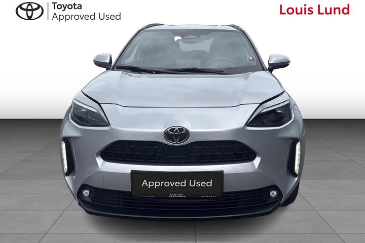 Sølv Toyota Yaris Cross fra 2025