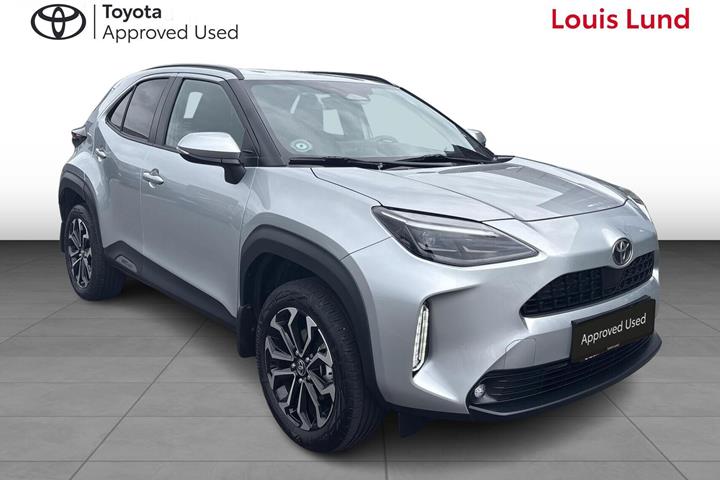 Sølv Toyota Yaris Cross fra 2025