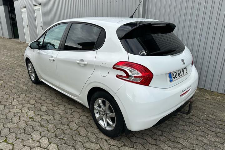 Hvid Peugeot 208 fra 2012