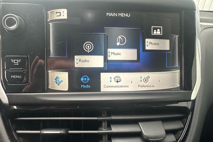 Hvid Peugeot 208 fra 2012