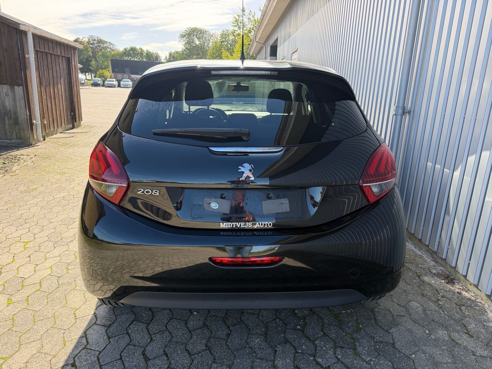 Sort Peugeot 208 fra 2016
