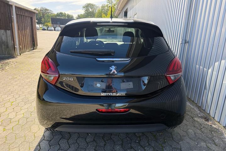 Sort Peugeot 208 fra 2016
