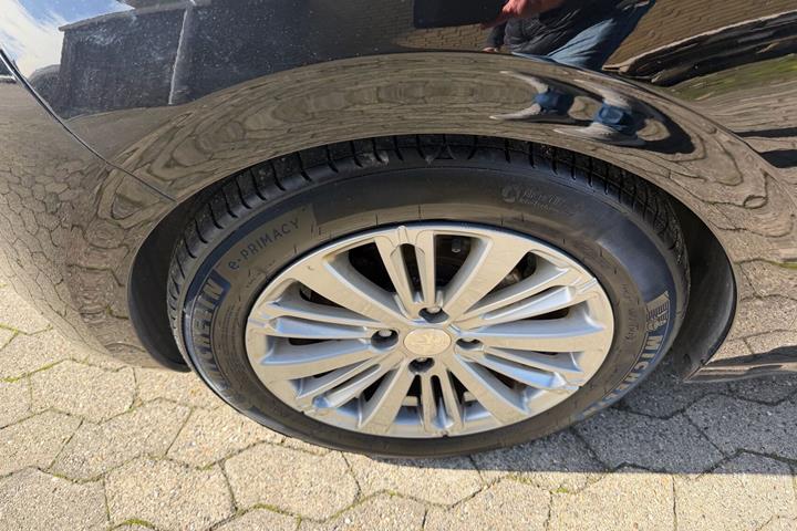 Sort Peugeot 208 fra 2016