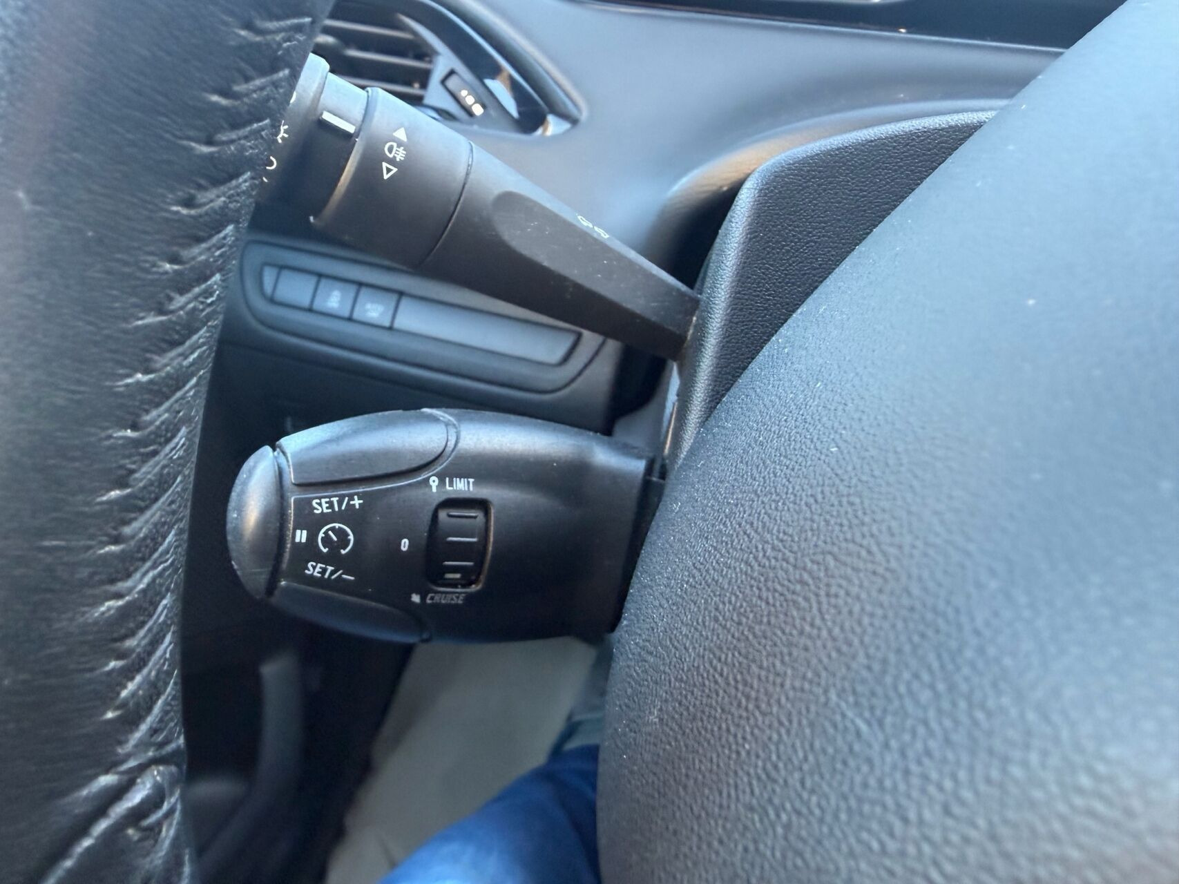 Sort Peugeot 208 fra 2016