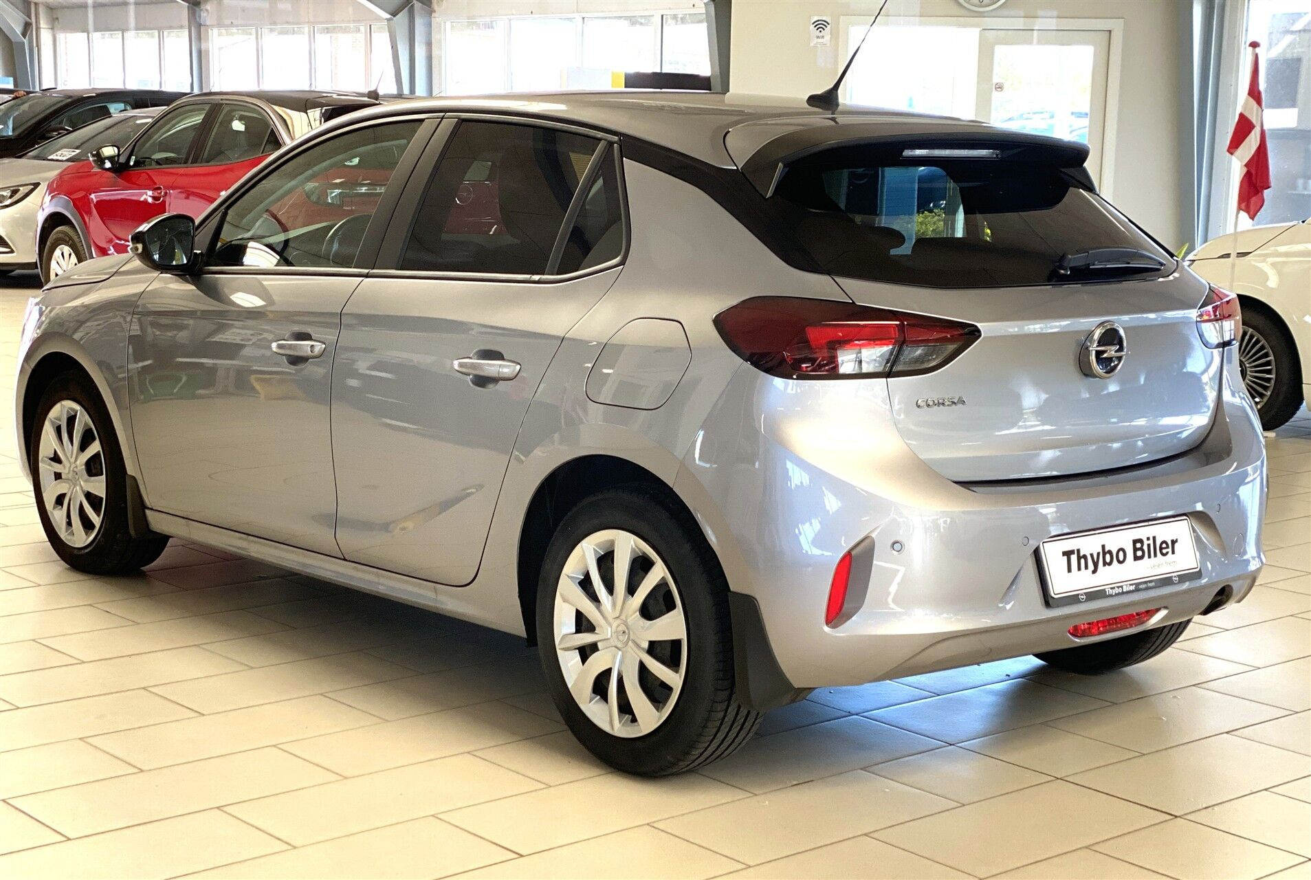 Grå Opel Corsa fra 2020