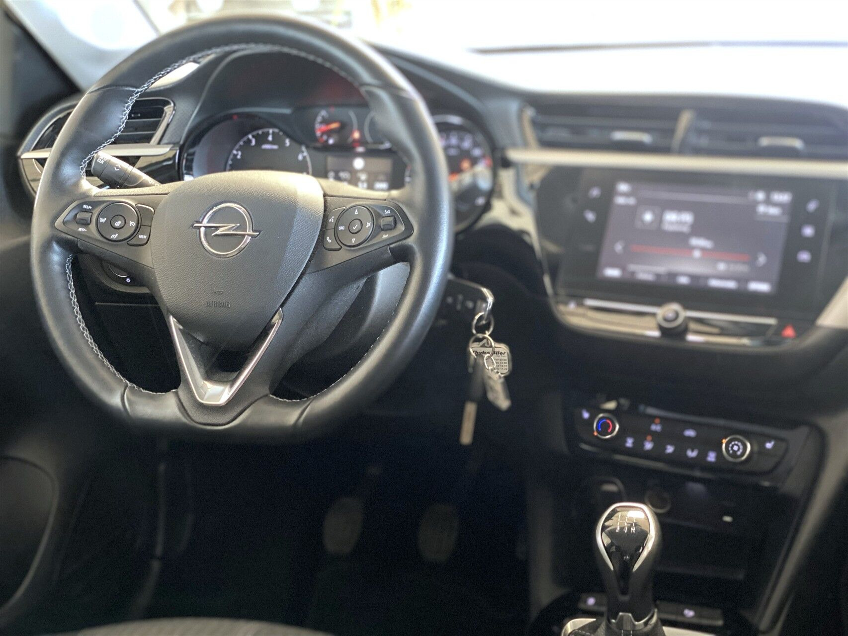 Grå Opel Corsa fra 2020