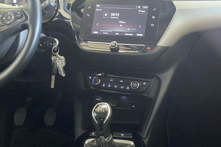 Grå Opel Corsa fra 2020