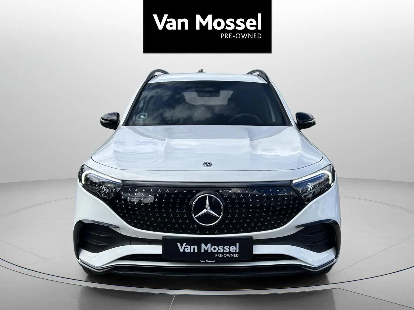 Hvid Mercedes EQB250+ fra 2025