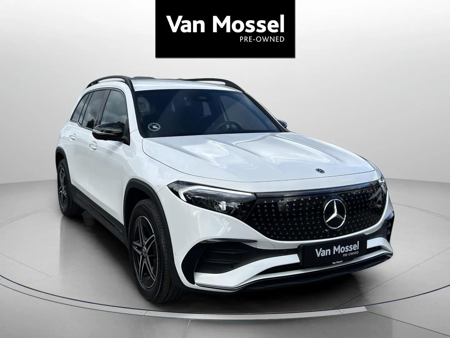 Hvid Mercedes EQB250+ fra 2025