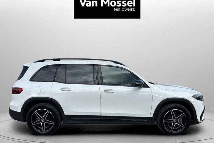 Hvid Mercedes EQB250+ fra 2025