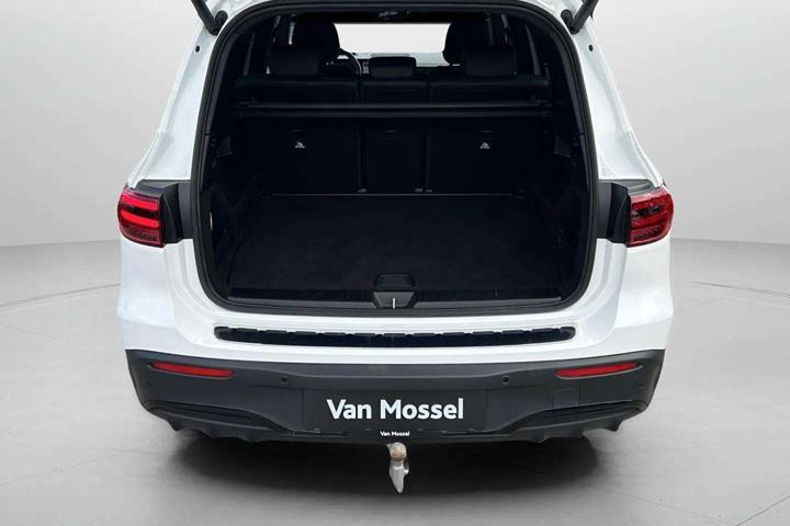Hvid Mercedes EQB250+ fra 2025