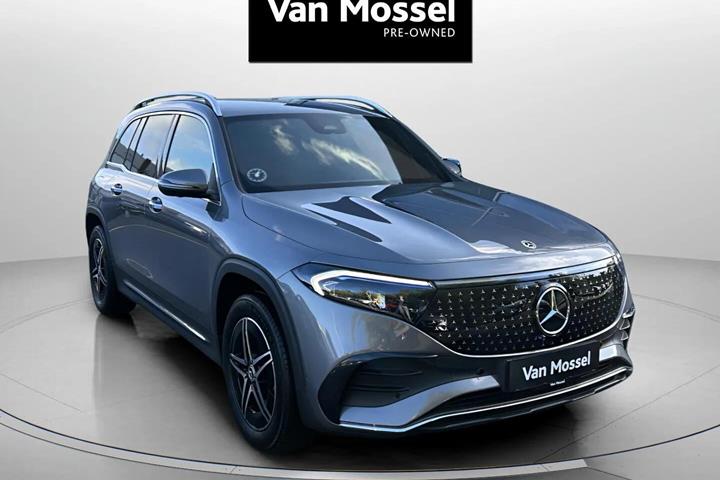 Grå Mercedes EQB250+ fra 2025