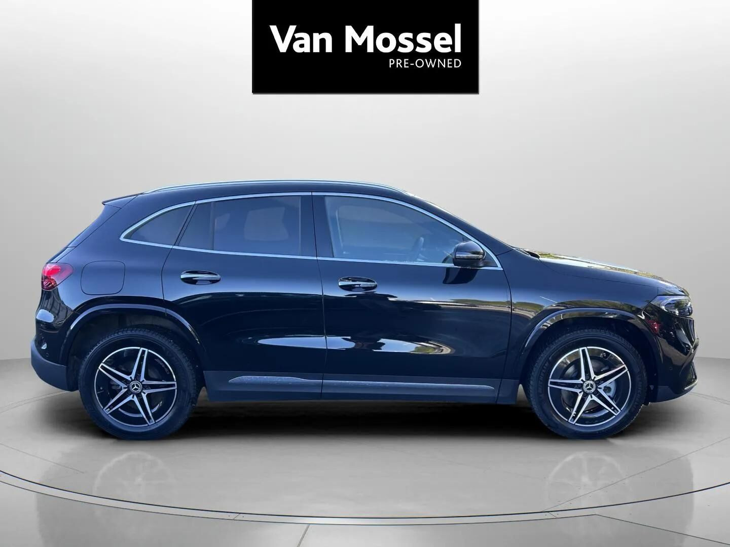 Sort Mercedes EQA250+ fra 2025