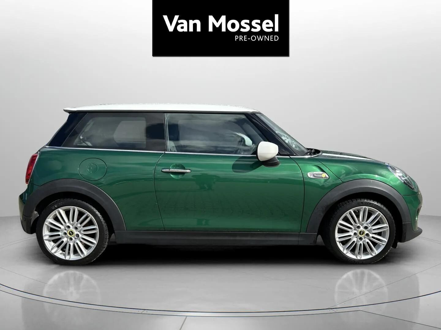 Grøn Mini Cooper fra 2021