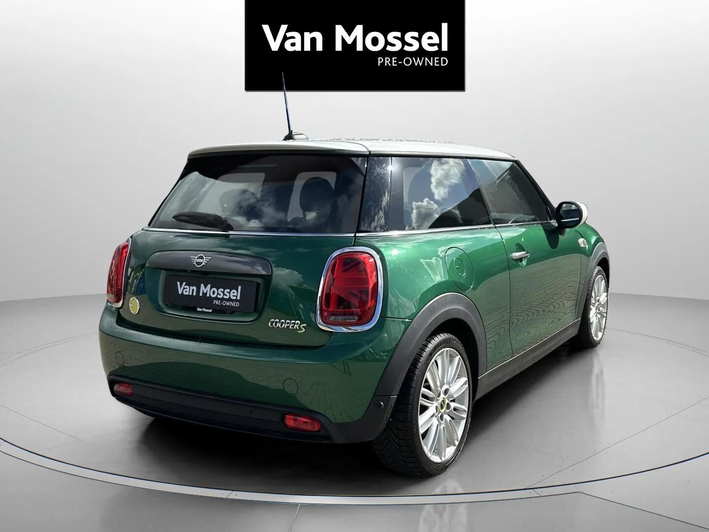 Grøn Mini Cooper fra 2021