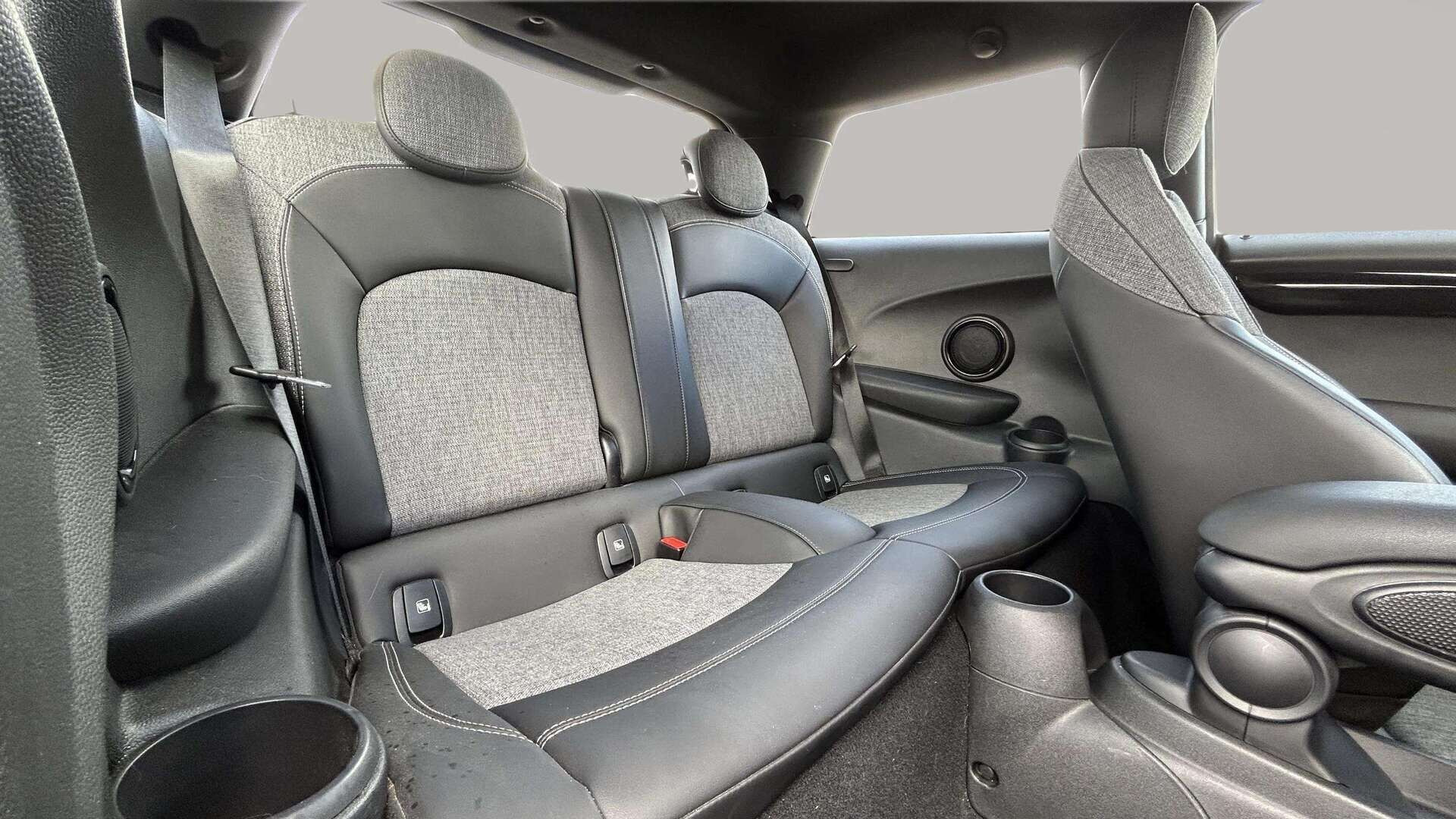 Grøn Mini Cooper fra 2021
