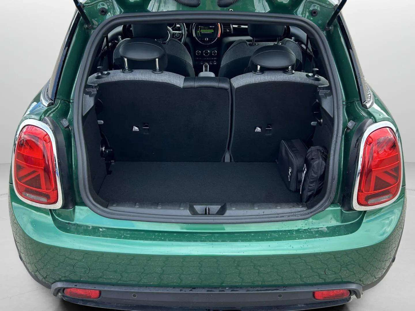 Grøn Mini Cooper fra 2021