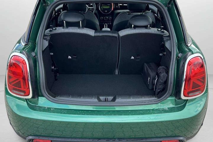Grøn Mini Cooper fra 2021