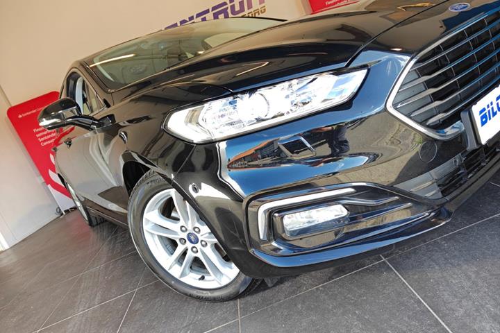 Sort Ford Mondeo fra 2019