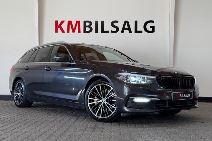 Grå BMW 530d fra 2018