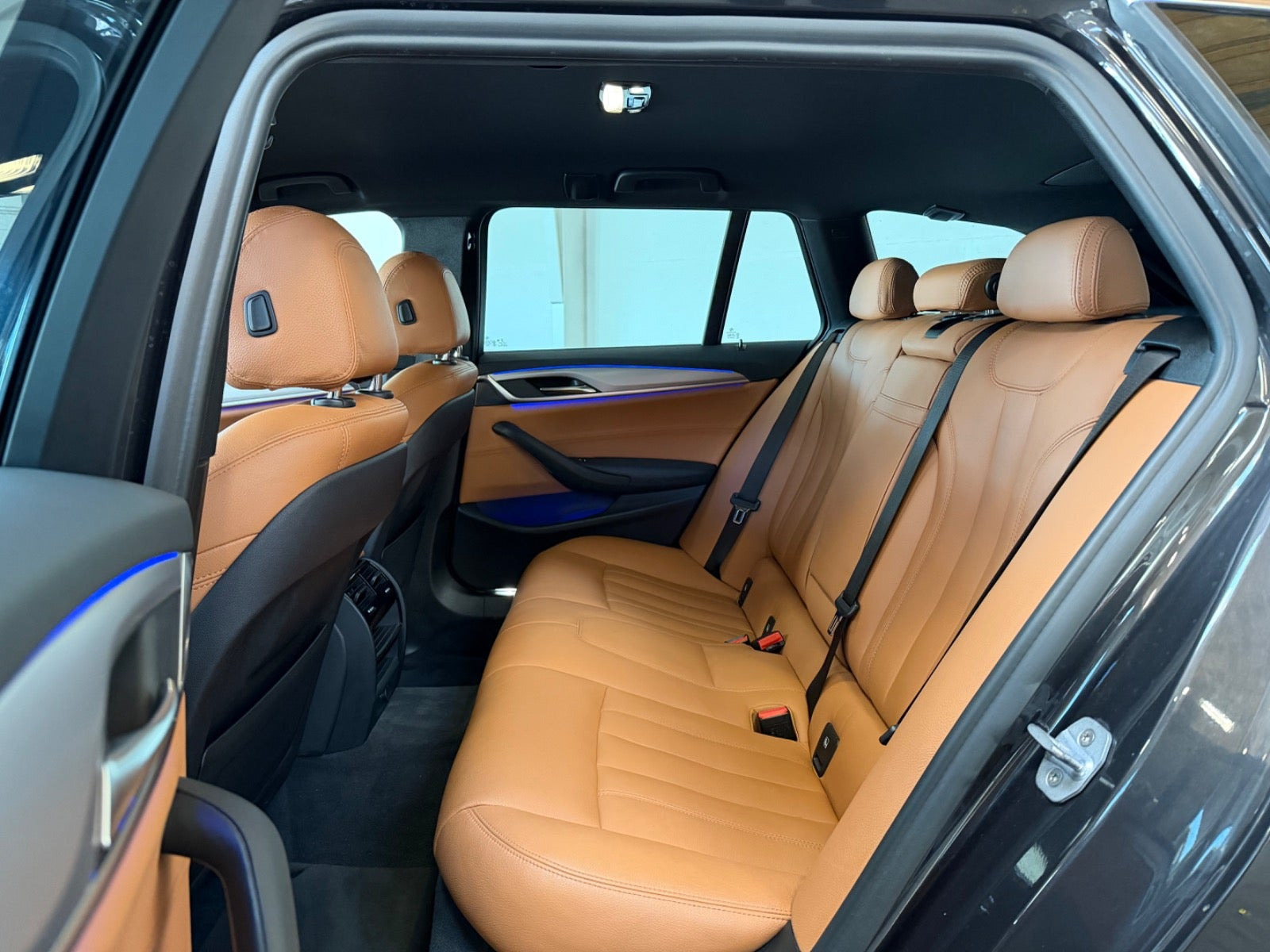 Grå BMW 530d fra 2018