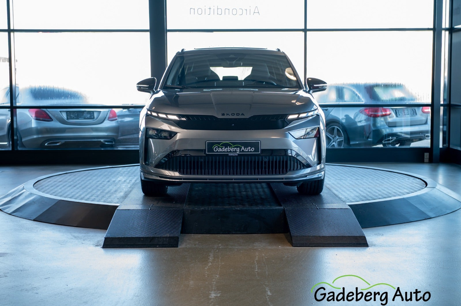Grå Skoda Enyaq fra 2026