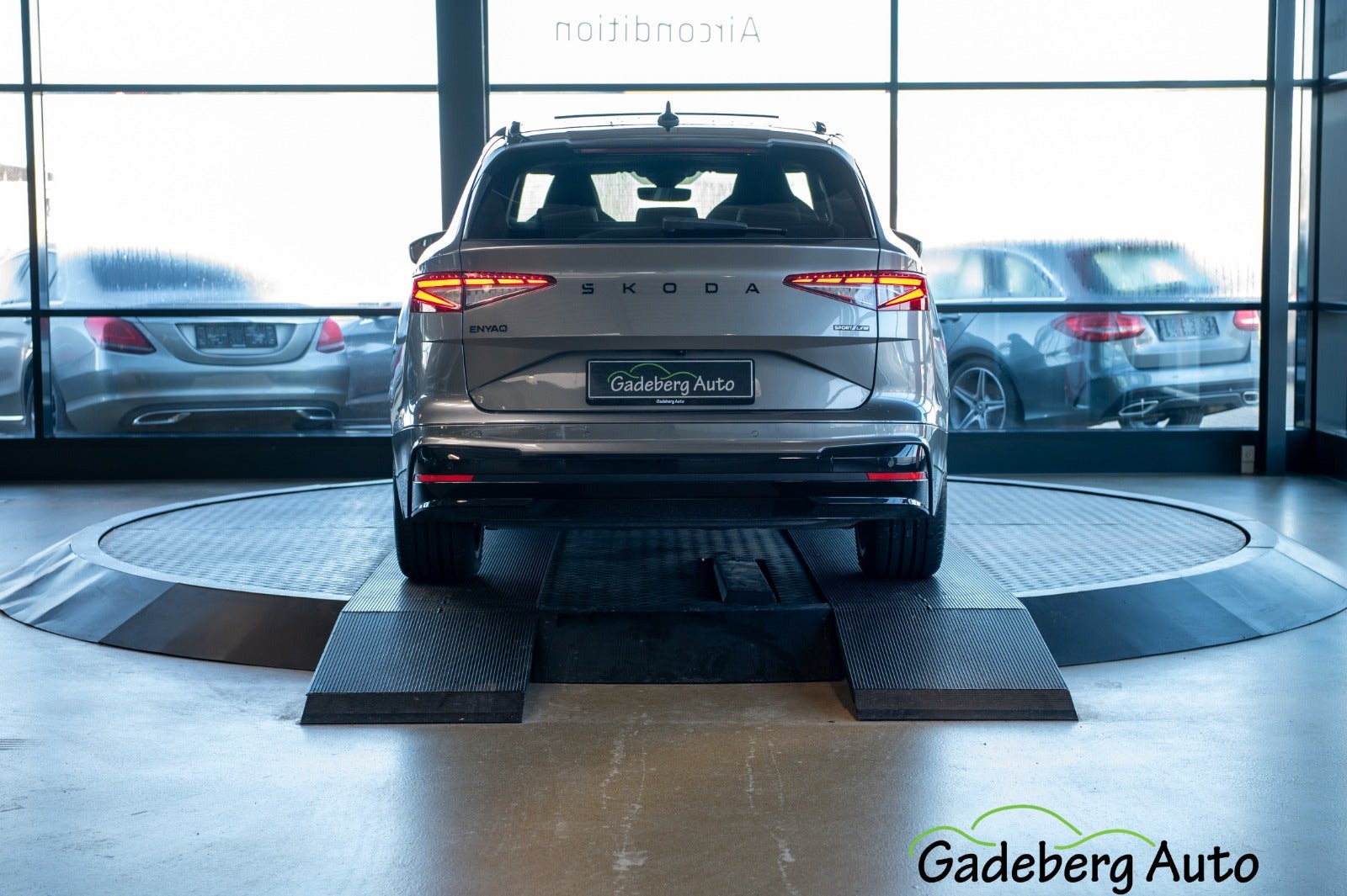 Grå Skoda Enyaq fra 2026