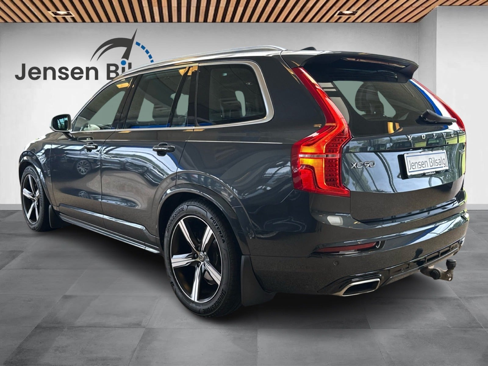 Grå Volvo XC90 fra 2019