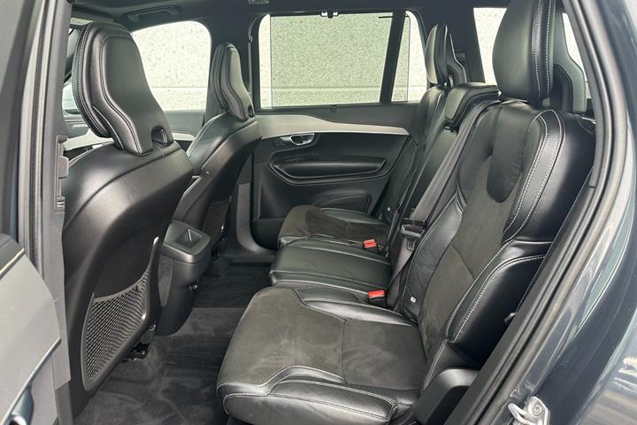 Grå Volvo XC90 fra 2019